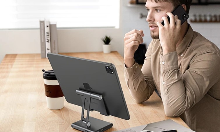 ESR 8合1 USB-C USB-C HUB 桌面站立支架